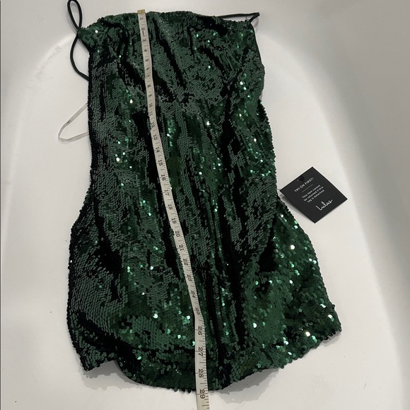 Lulu's Emerald Sequin Dress NWT. Size M fits more like a small - Picture 4 of 11